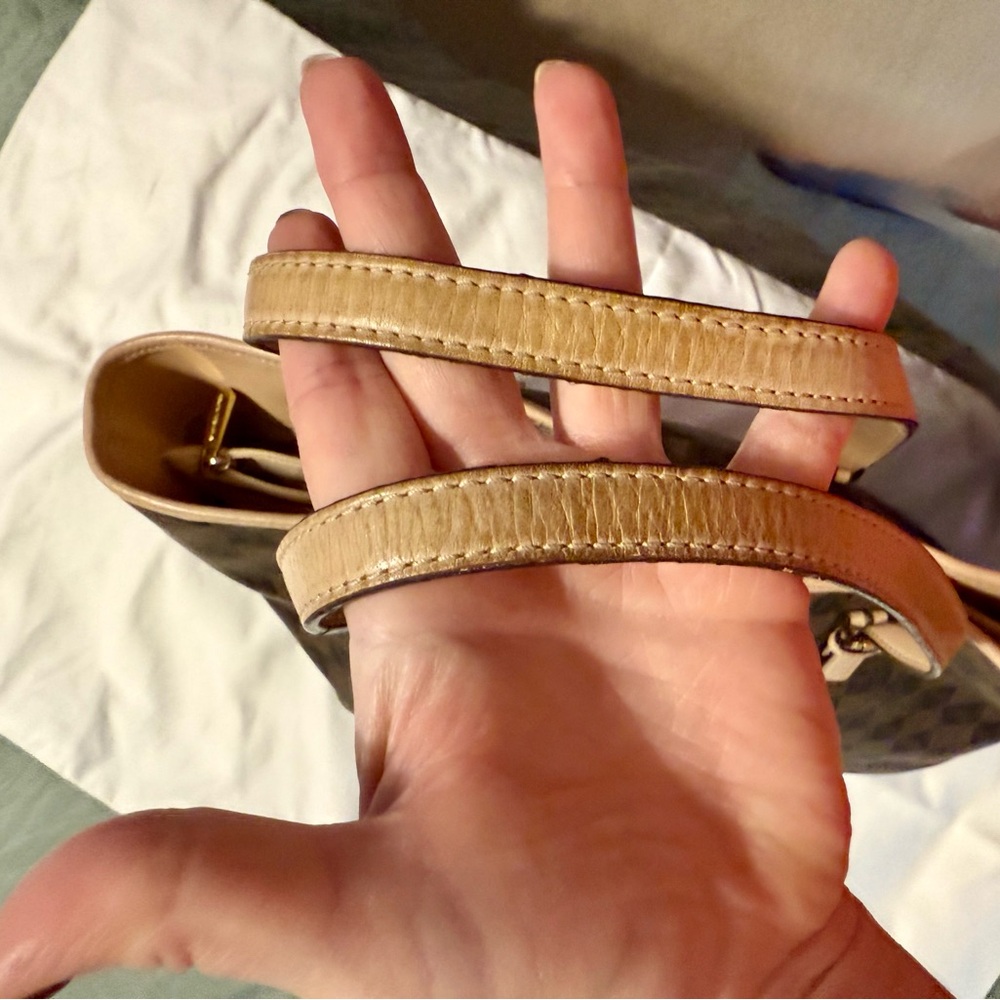 Michael Kors Jet Set Travel Checkered Tote Bag - Picture 14 of 16